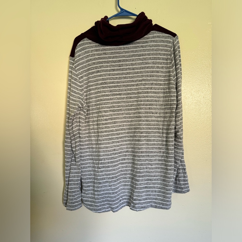 Sweater - Picture 5 of 5